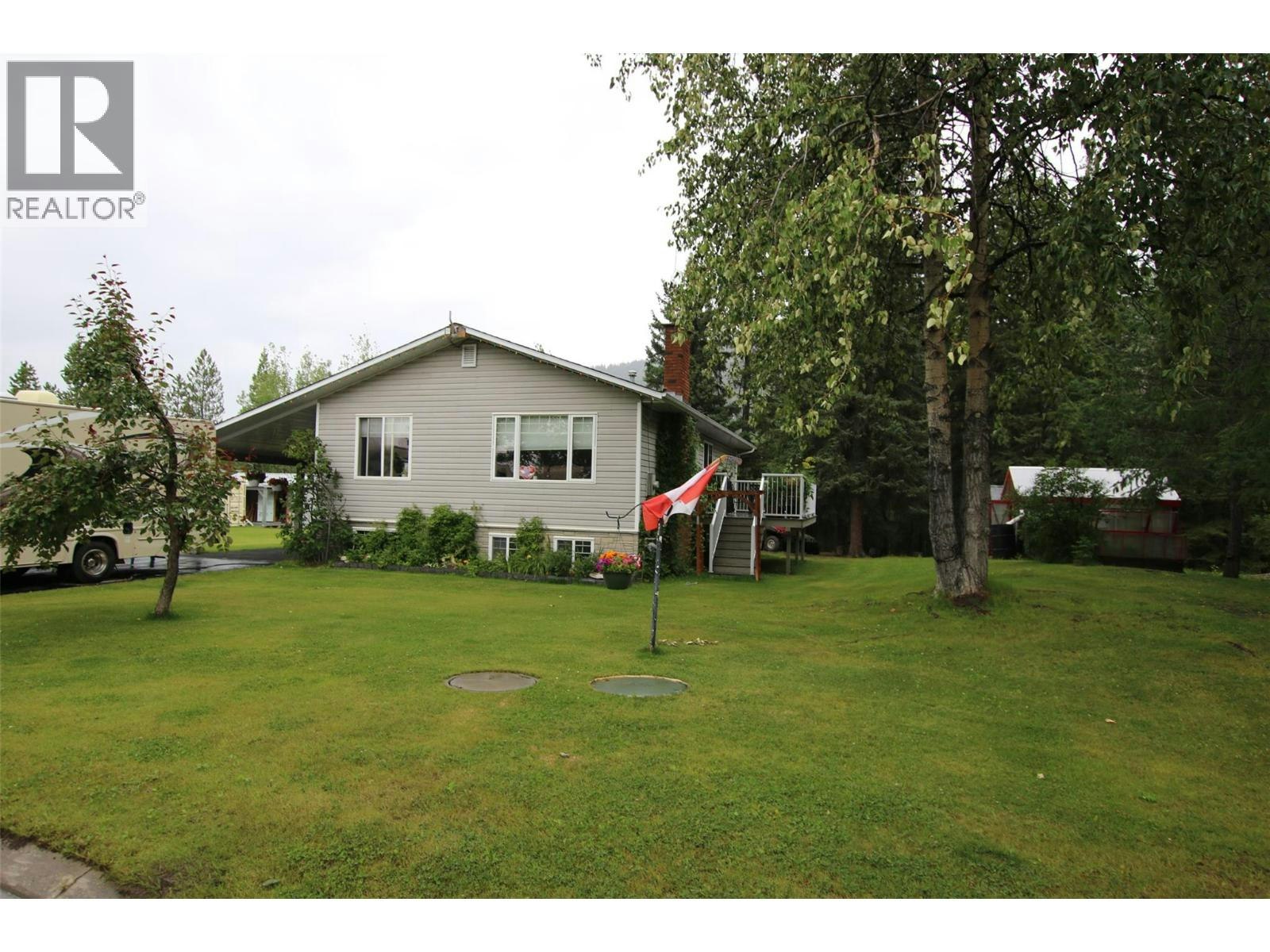 40 Kinuseo Place, Tumbler Ridge, BC, V0C 2W0