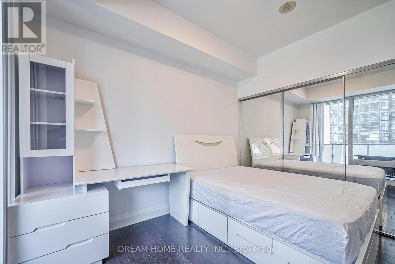 709-1080 Bay Street, Toronto, ON, M5S 0A5 - 11