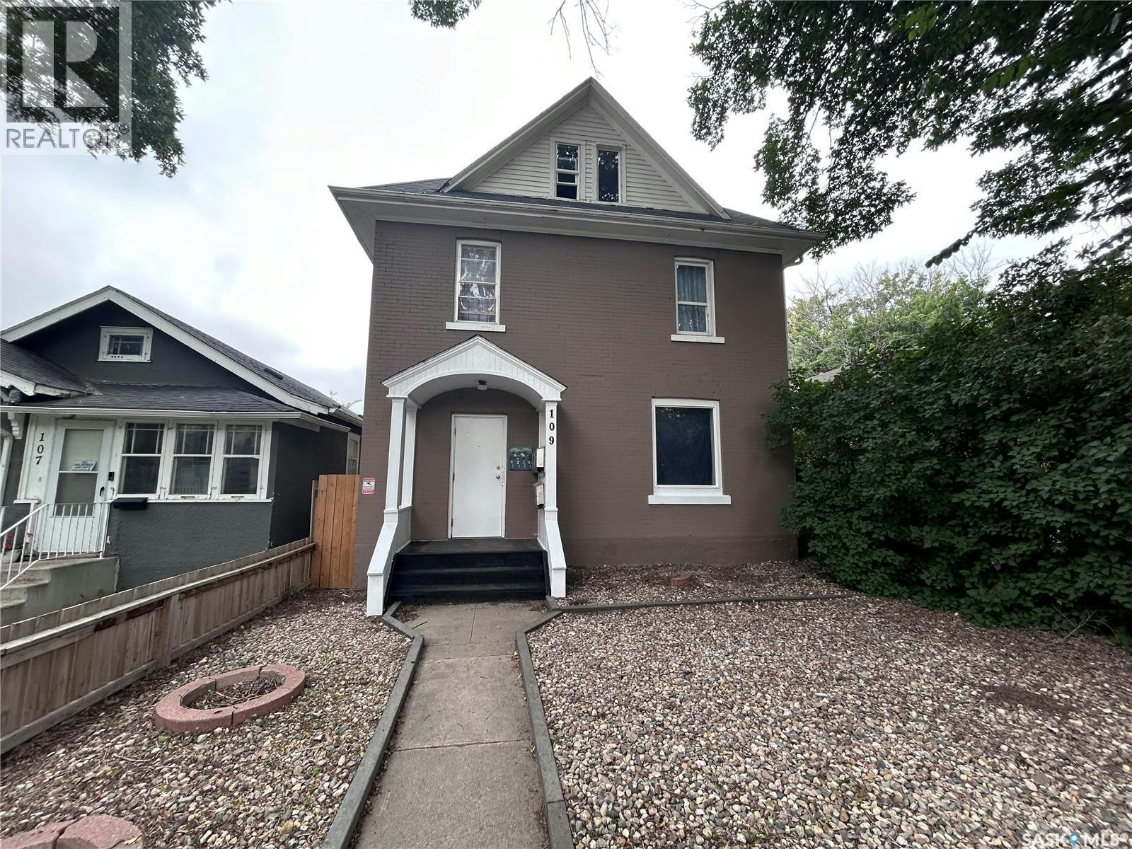 109 28th Street W, Saskatoon, SK, S7L 0K1
