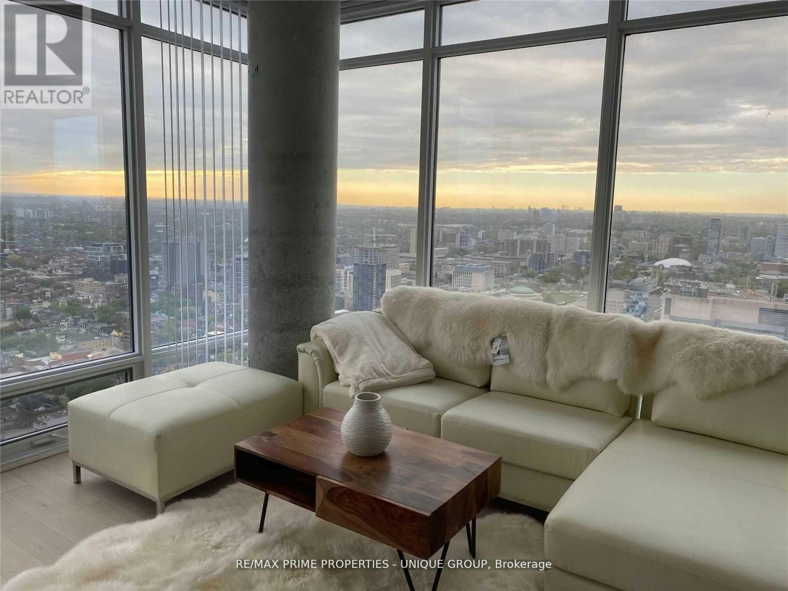 3716-488 University Avenue, Toronto, ON, M5G 0C1 - 4