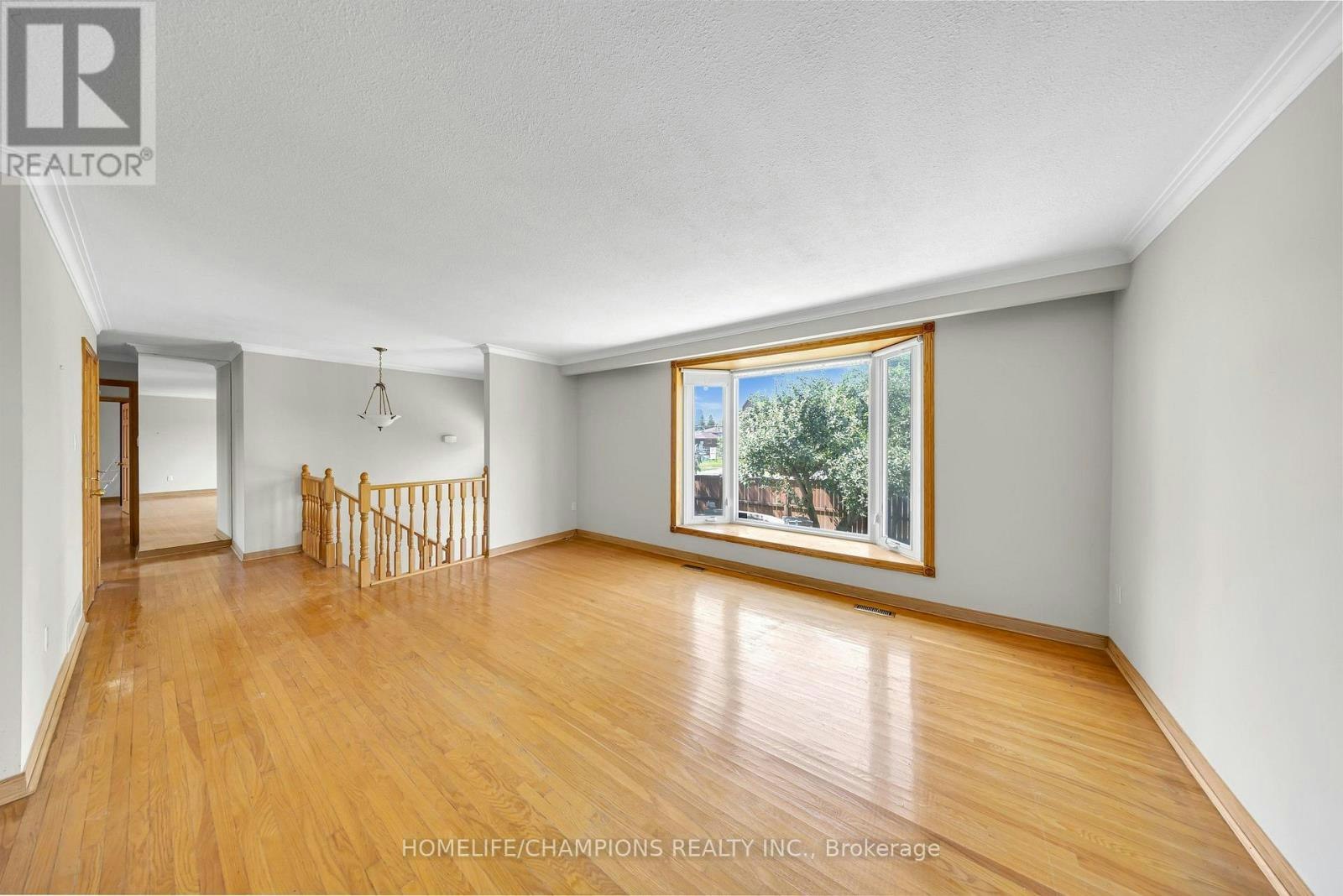 2 Altair Avenue, Toronto, ON, M1W 1A4 - 3