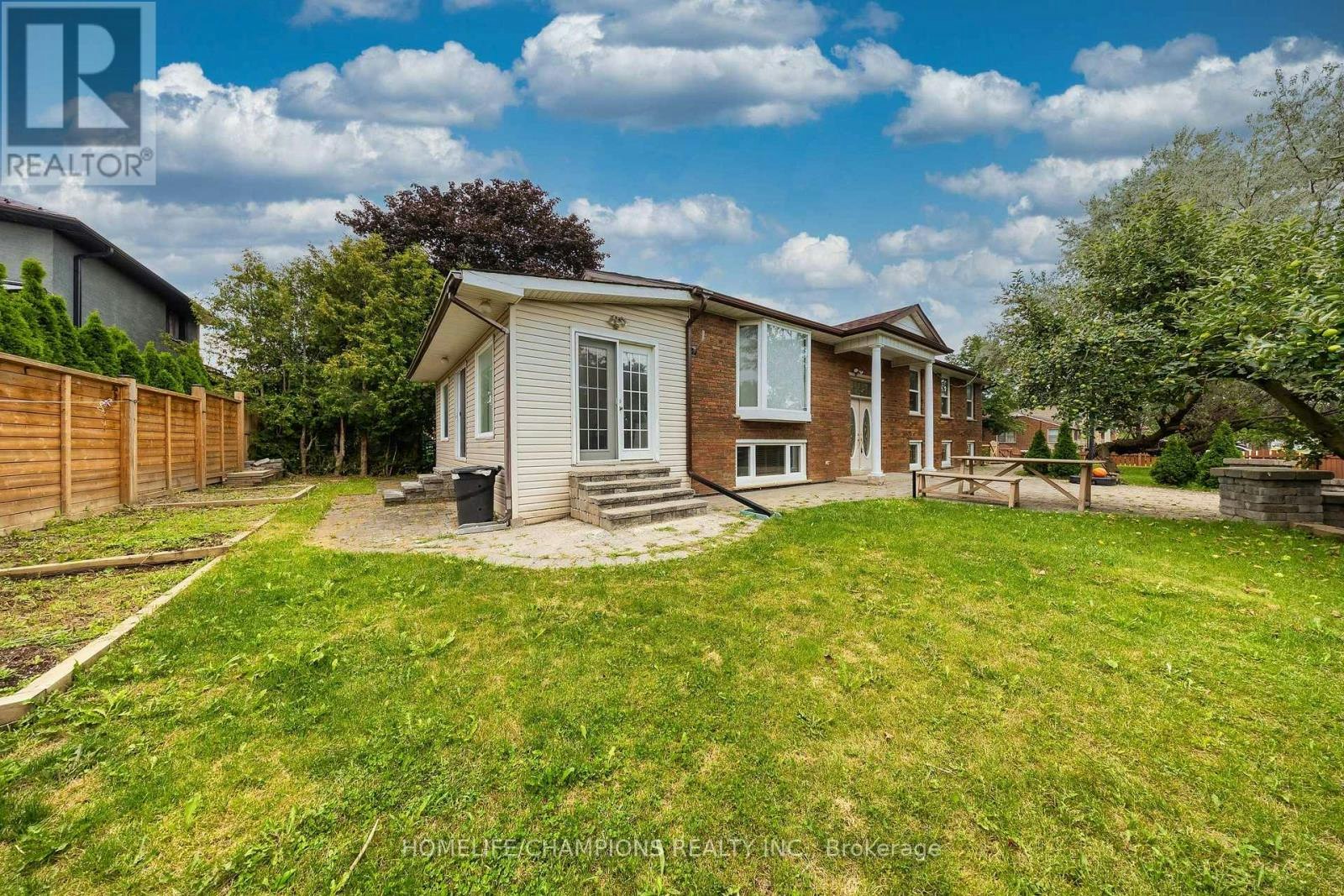 2 Altair Avenue, Toronto, ON, M1W 1A4 - 26