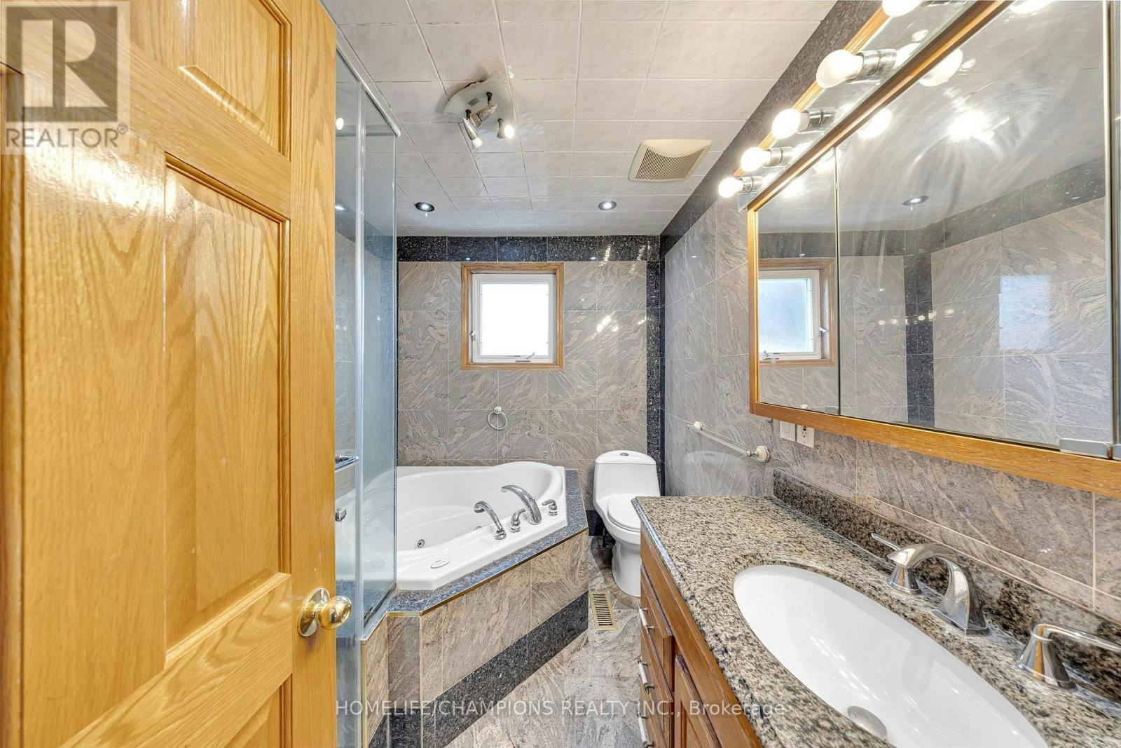 2 Altair Avenue, Toronto, ON, M1W 1A4 - 13