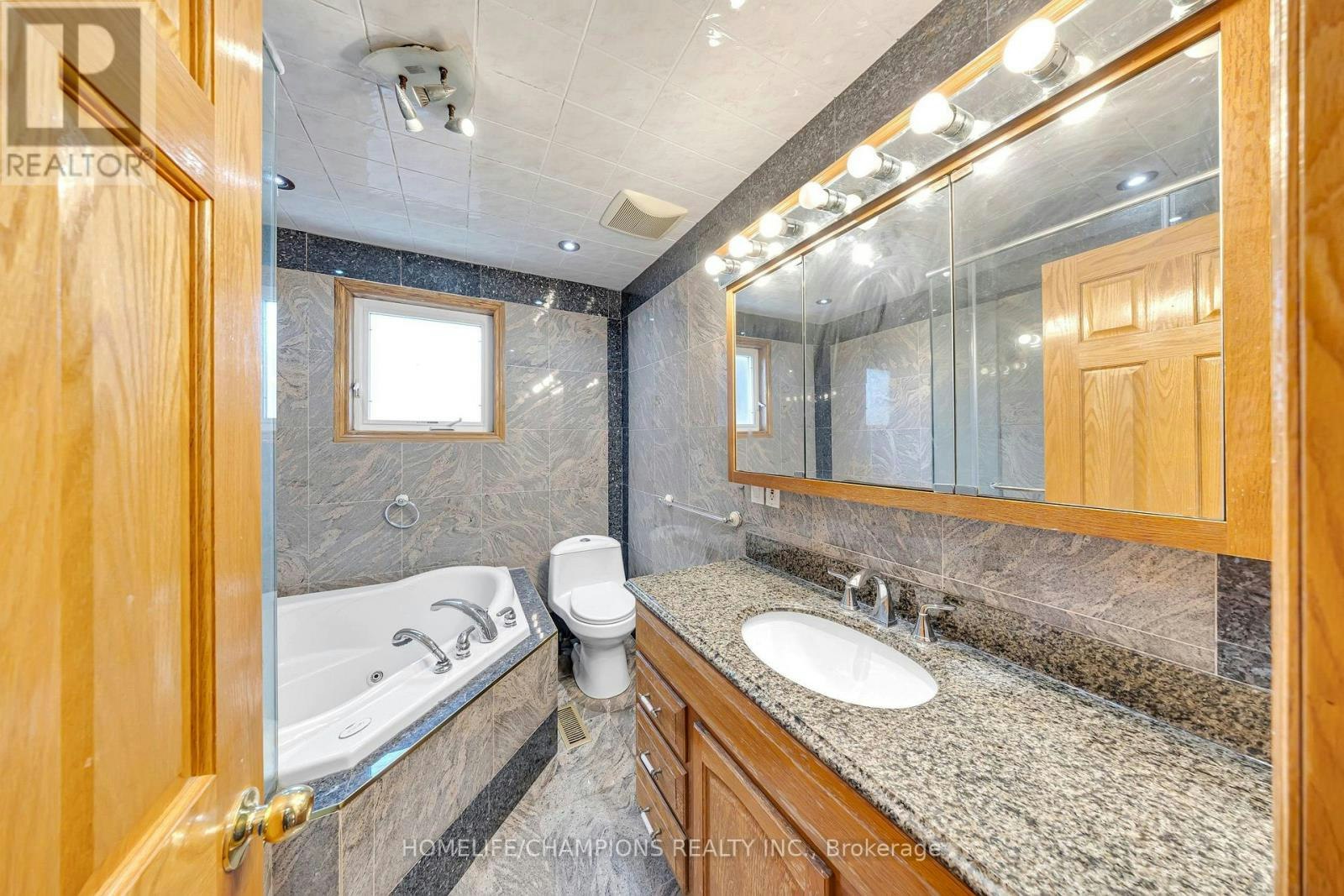 2 Altair Avenue, Toronto, ON, M1W 1A4 - 14