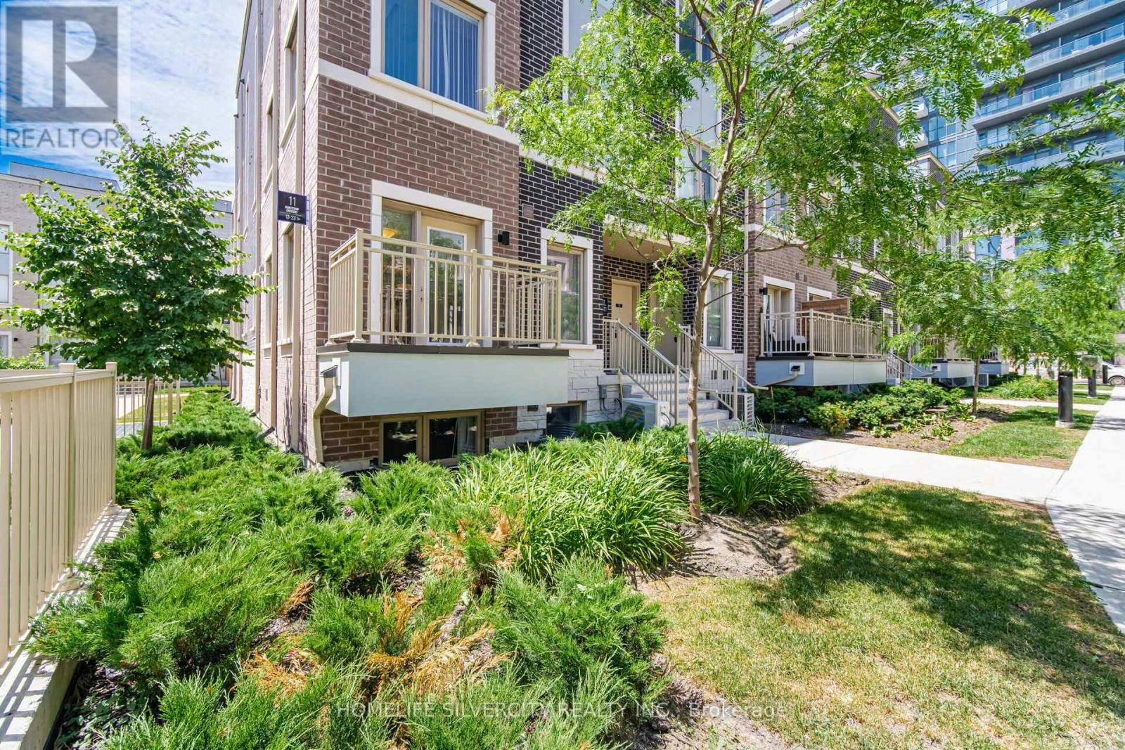13-11 Honeycrisp Crescent, Vaughan, ON, L4K 0N6