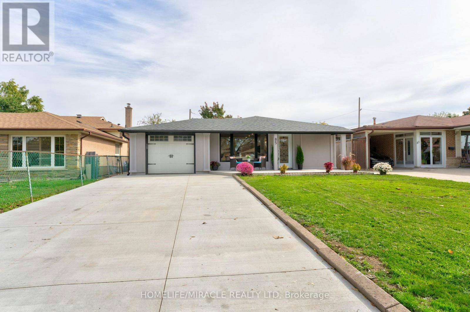 85 Silverstone Drive, Toronto, ON, M9V 3G4