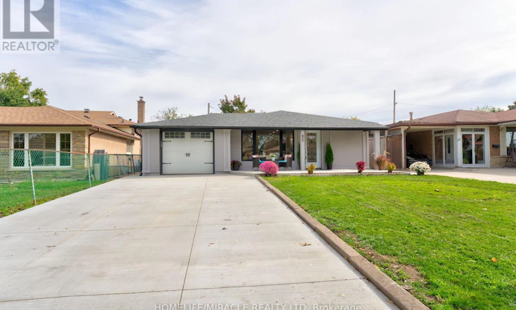 85 Silverstone Drive