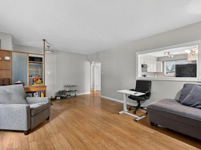 7804 136 Avenue NW - 5