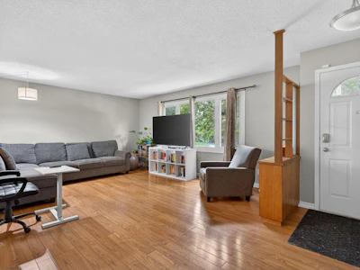 7804 136 Avenue NW - 2