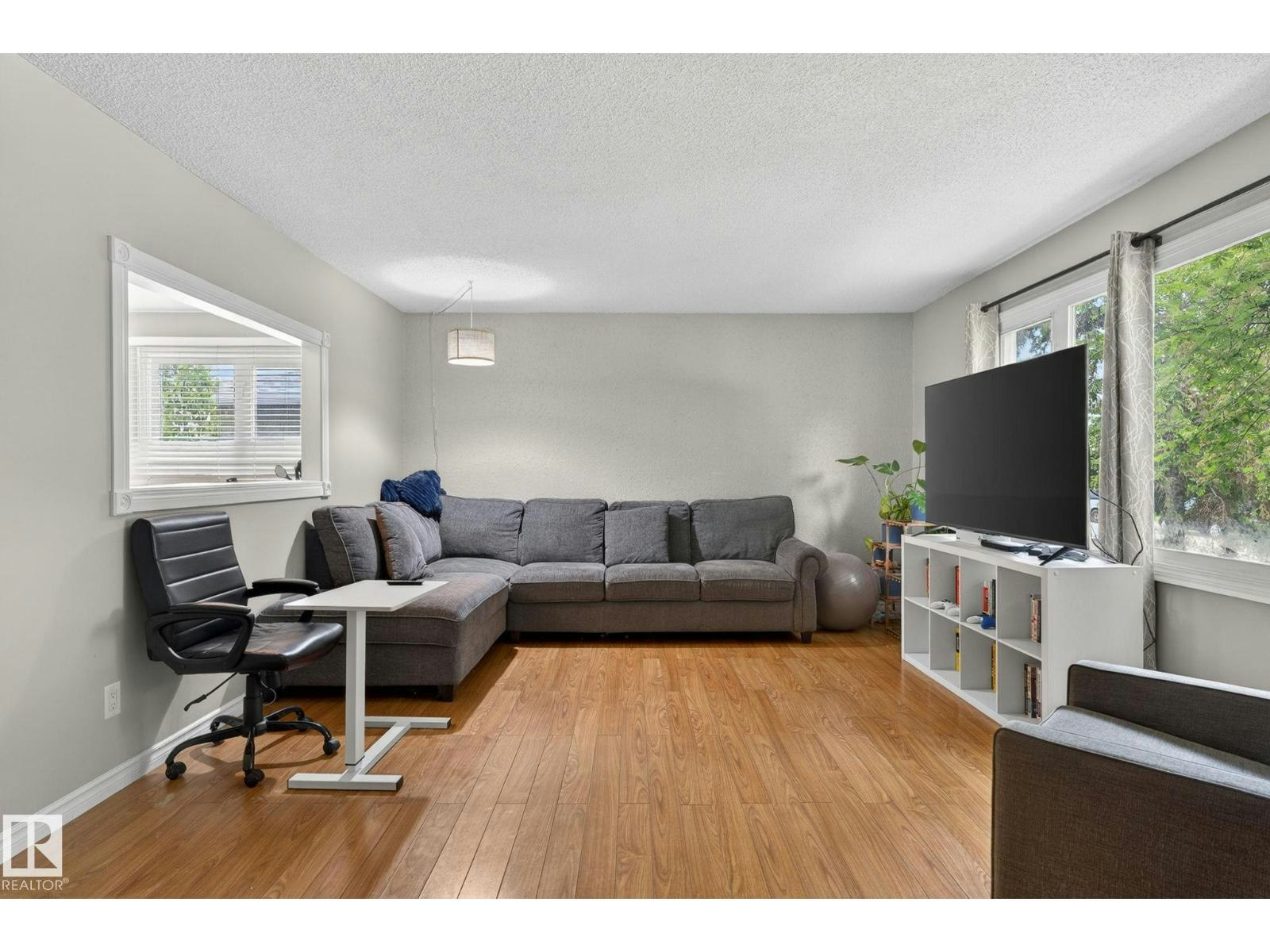 7804 136 Avenue NW - 3