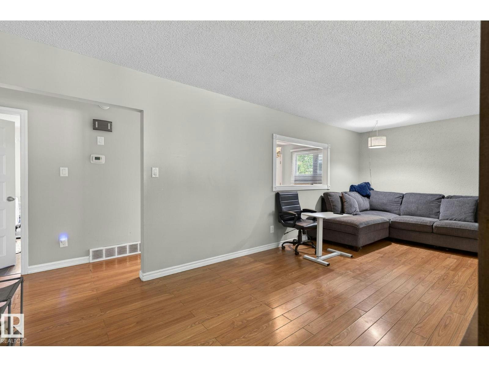 7804 136 Avenue NW - 4