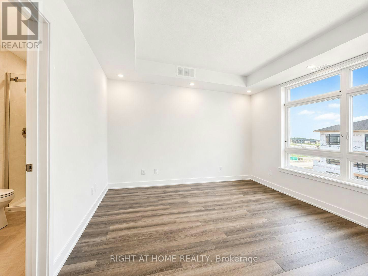 L-300 Tulum Crescent, Ottawa, ON, K2S 2Y4 - 6
