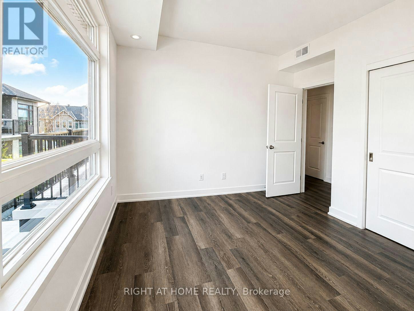 L-300 Tulum Crescent, Ottawa, ON, K2S 2Y4 - 8