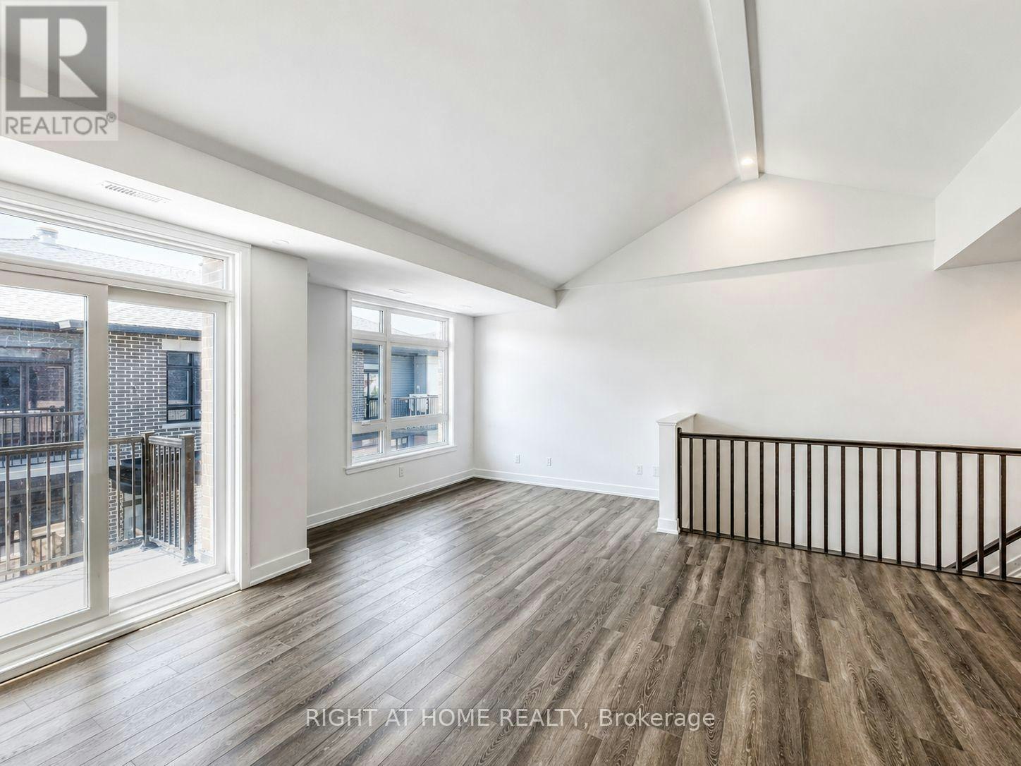 L-300 Tulum Crescent, Ottawa, ON, K2S 2Y4 - 2
