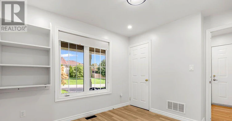4 Champlain Boulevard, Kawartha Lakes, ON, K9V 0H9 - 18