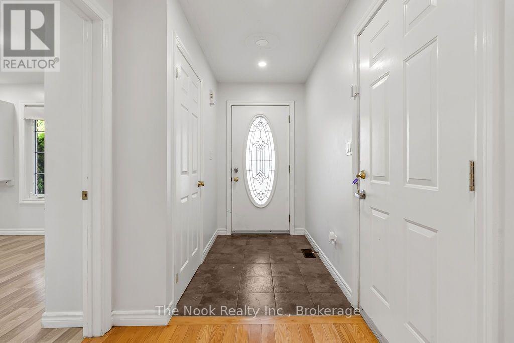 4 Champlain Boulevard, Kawartha Lakes, ON, K9V 0H9 - 6