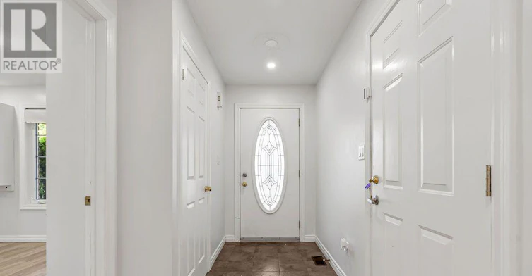 4 Champlain Boulevard, Kawartha Lakes, ON, K9V 0H9 - 6