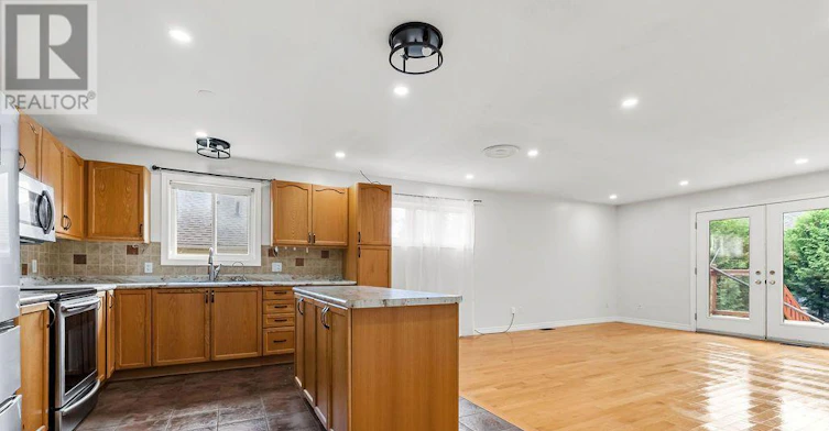 4 Champlain Boulevard, Kawartha Lakes, ON, K9V 0H9 - 7