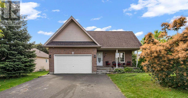 4 Champlain Boulevard, Kawartha Lakes, ON, K9V 0H9