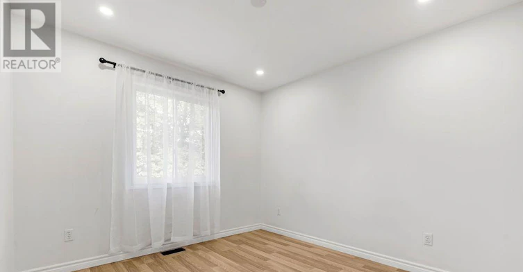 4 Champlain Boulevard, Kawartha Lakes, ON, K9V 0H9 - 12