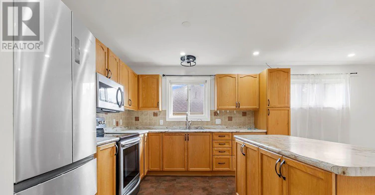 4 Champlain Boulevard, Kawartha Lakes, ON, K9V 0H9 - 8