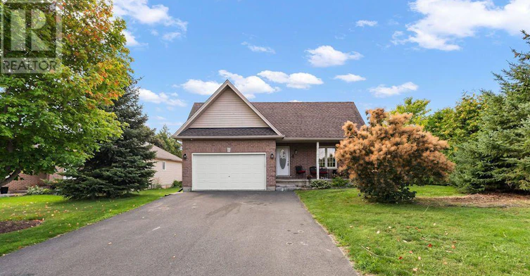 4 Champlain Boulevard, Kawartha Lakes, ON, K9V 0H9 - 2