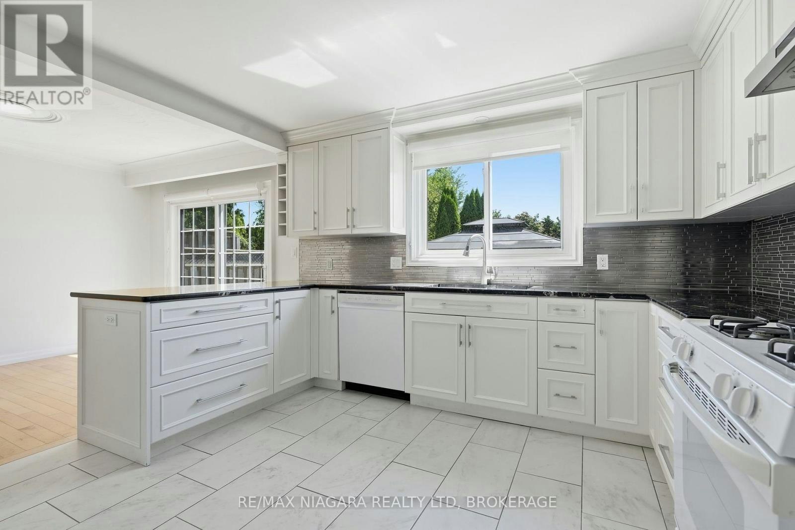 6 Royal Oak Drive, St. Catharines, ON, L2N 4B6 - 12