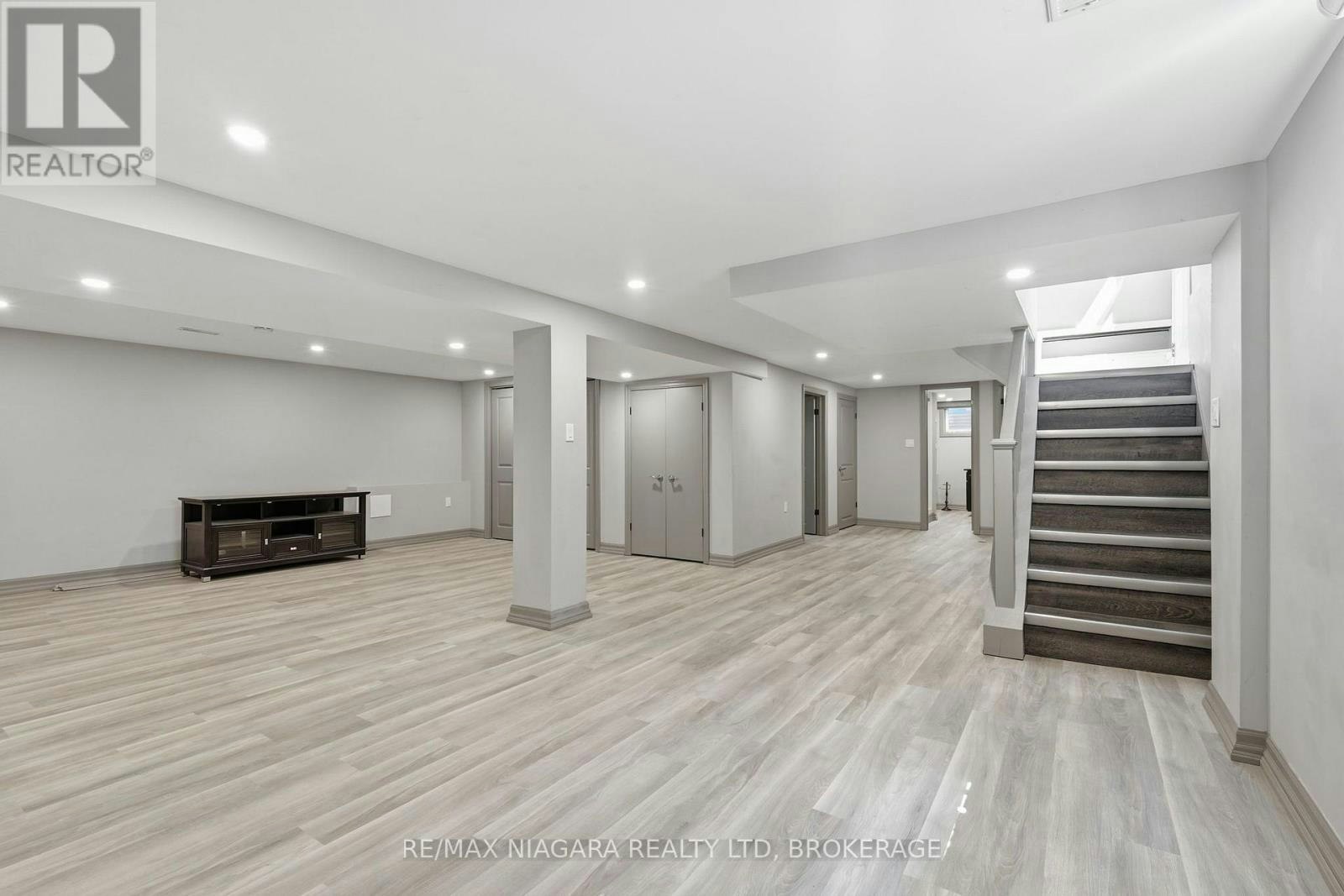 6 Royal Oak Drive, St. Catharines, ON, L2N 4B6 - 24