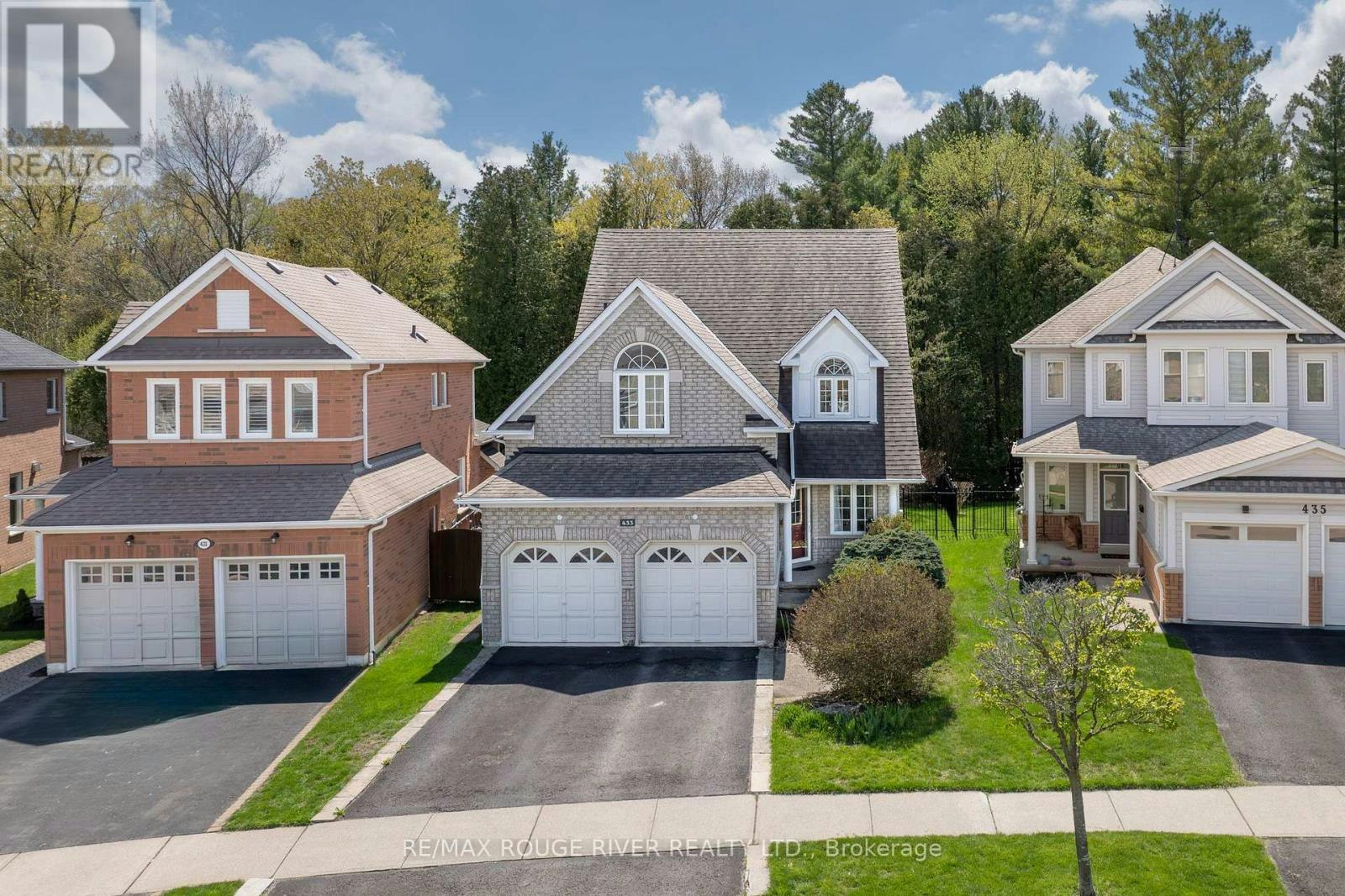 433 Woodsmere Crescent, Pickering, ON, L1V 7A4