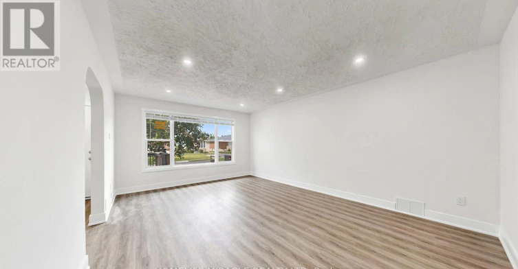 623 Olive Avenue, Oshawa, ON, L1H 2R8 - 7