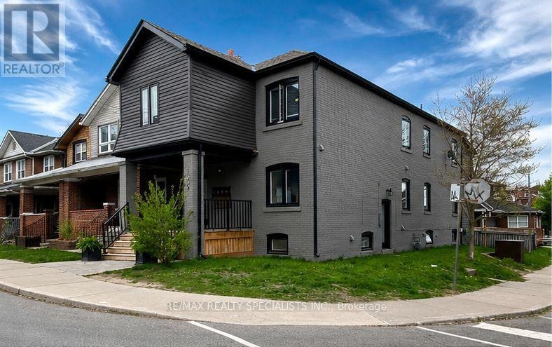 1659 Gerrard Street E, Toronto, ON, M4L 2A9