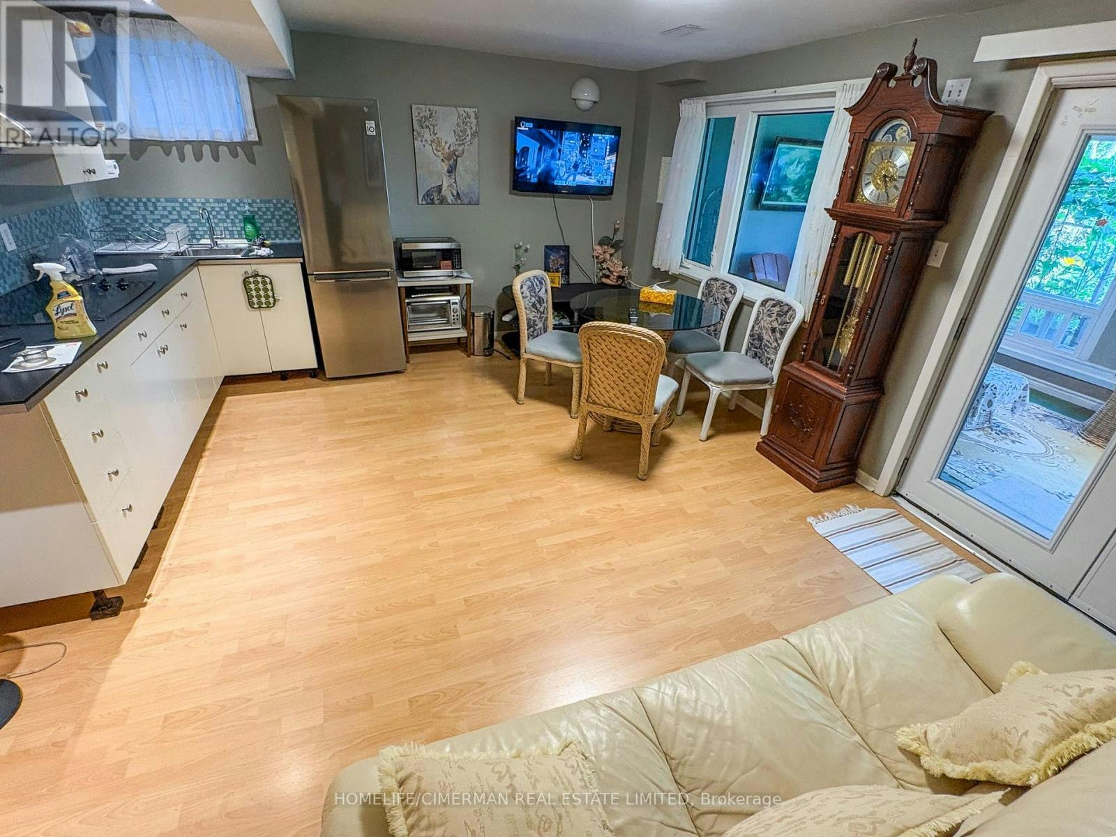 17 Breda Court, Richmond Hill, ON, L4C 6E1 - 6