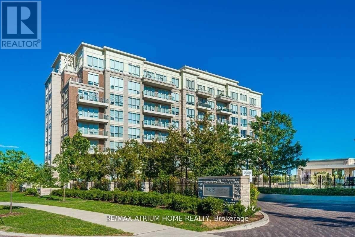 711-15 Stollery Pond Crescent, Markham, ON, L6C 0Y4