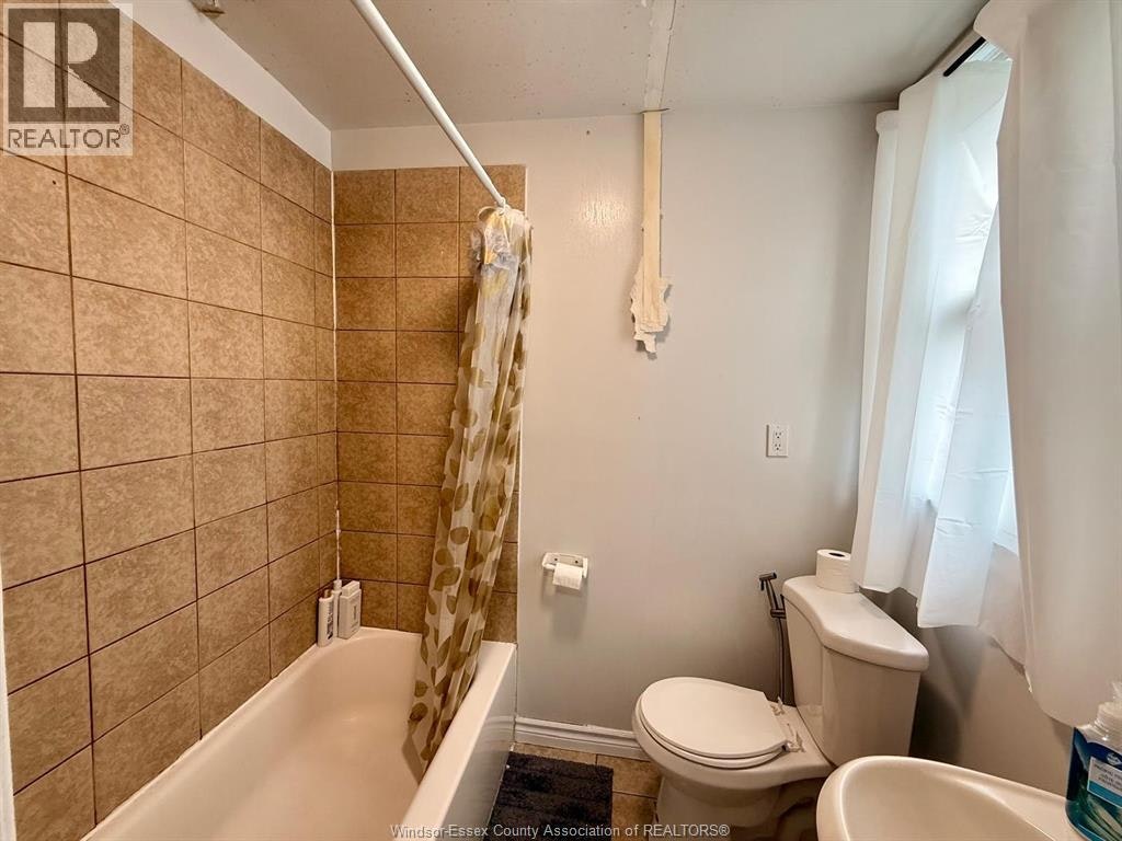 722 Dougall Avenue, Windsor, ON, N9A 4P8 - 8