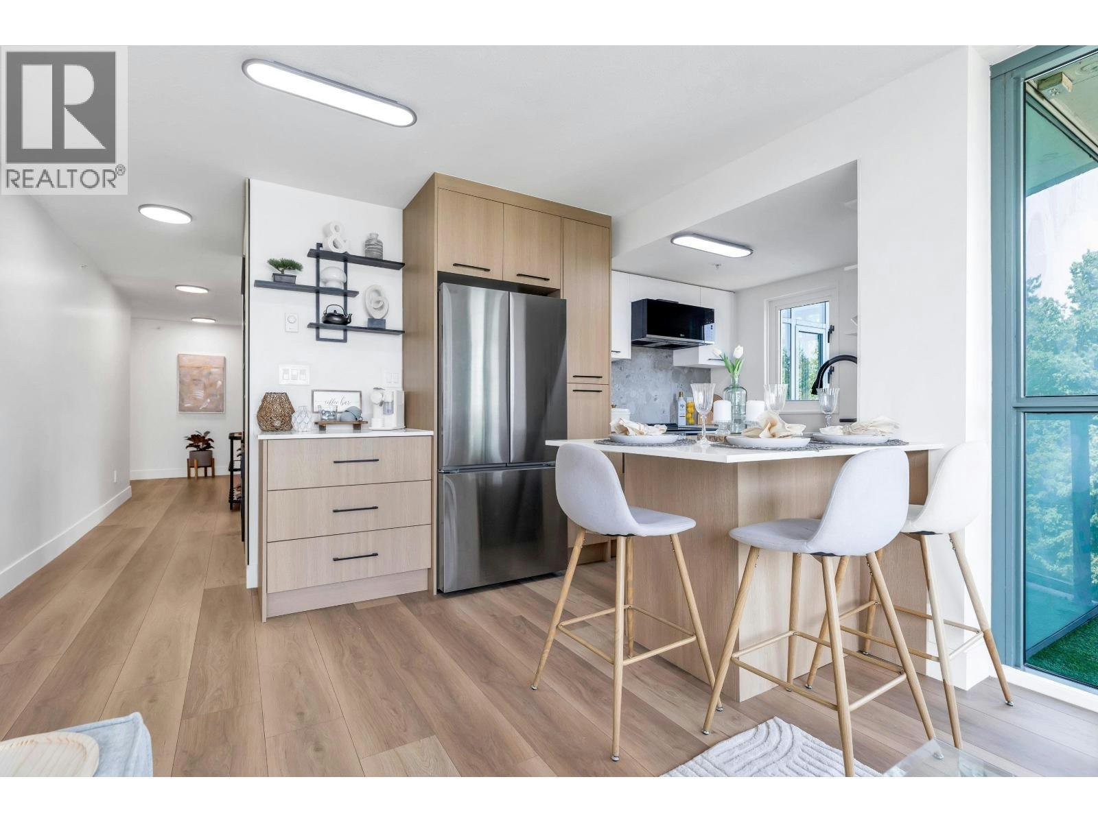 1001-2733 Chandlery Place, Vancouver, BC, V5S 4V3