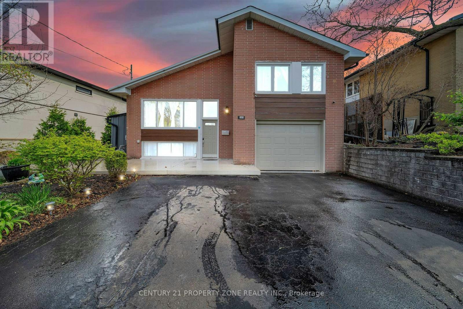 122 Vista Boulevard, Mississauga, ON, L5M 1V9