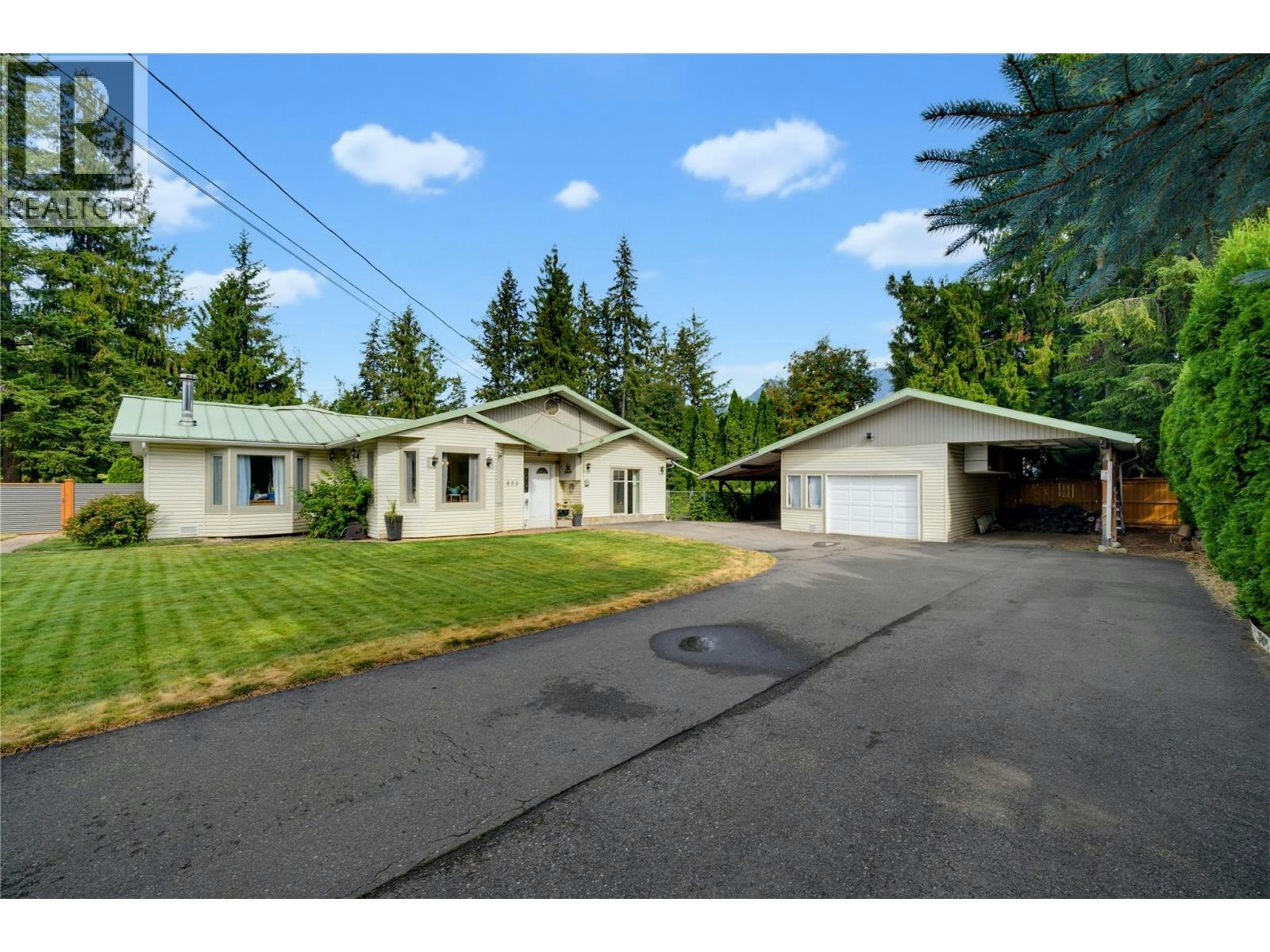 502 Maple Street, Sicamous, BC, V0E 2V0
