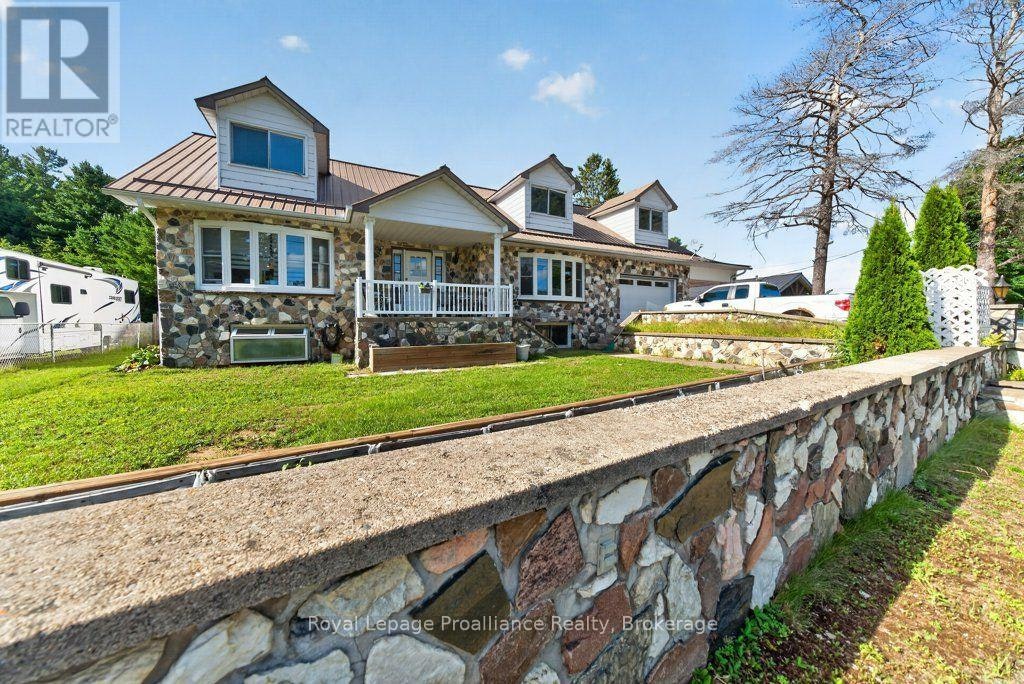 17 32 Park Lane/ Tall Pine Road WEST, Addington Highlands, ON, K0H 2G0