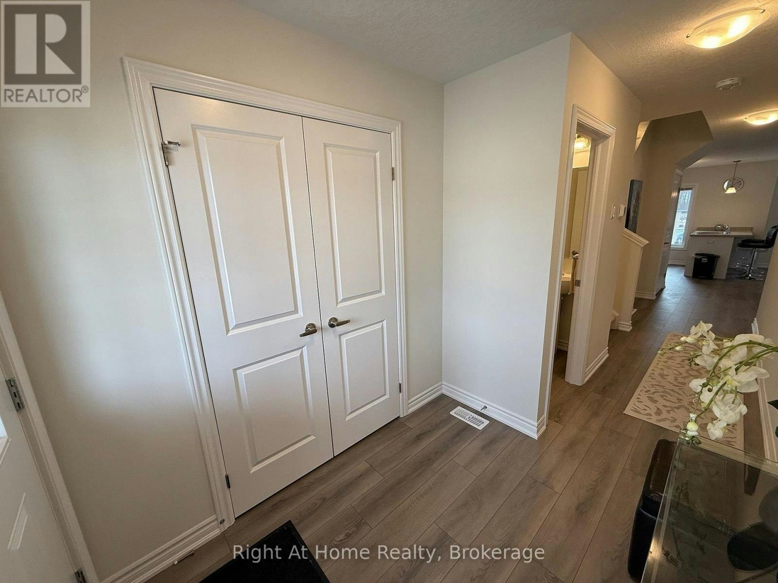 UPPER-217 Benninger Drive, Kitchener, ON, N2E 0K1 - 42
