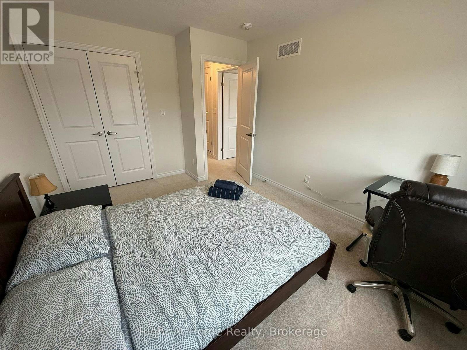 UPPER-217 Benninger Drive, Kitchener, ON, N2E 0K1 - 25