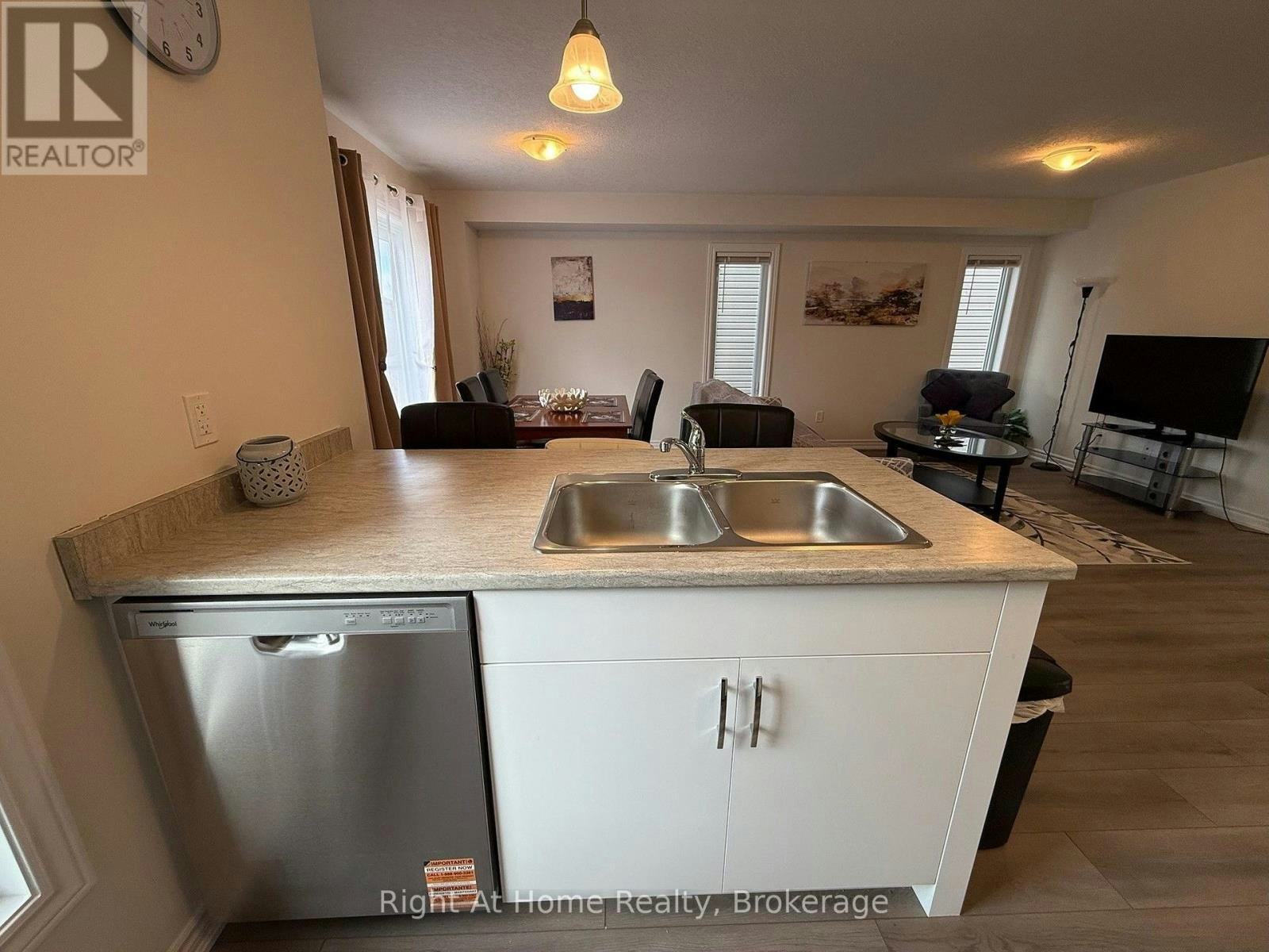UPPER-217 Benninger Drive, Kitchener, ON, N2E 0K1 - 9