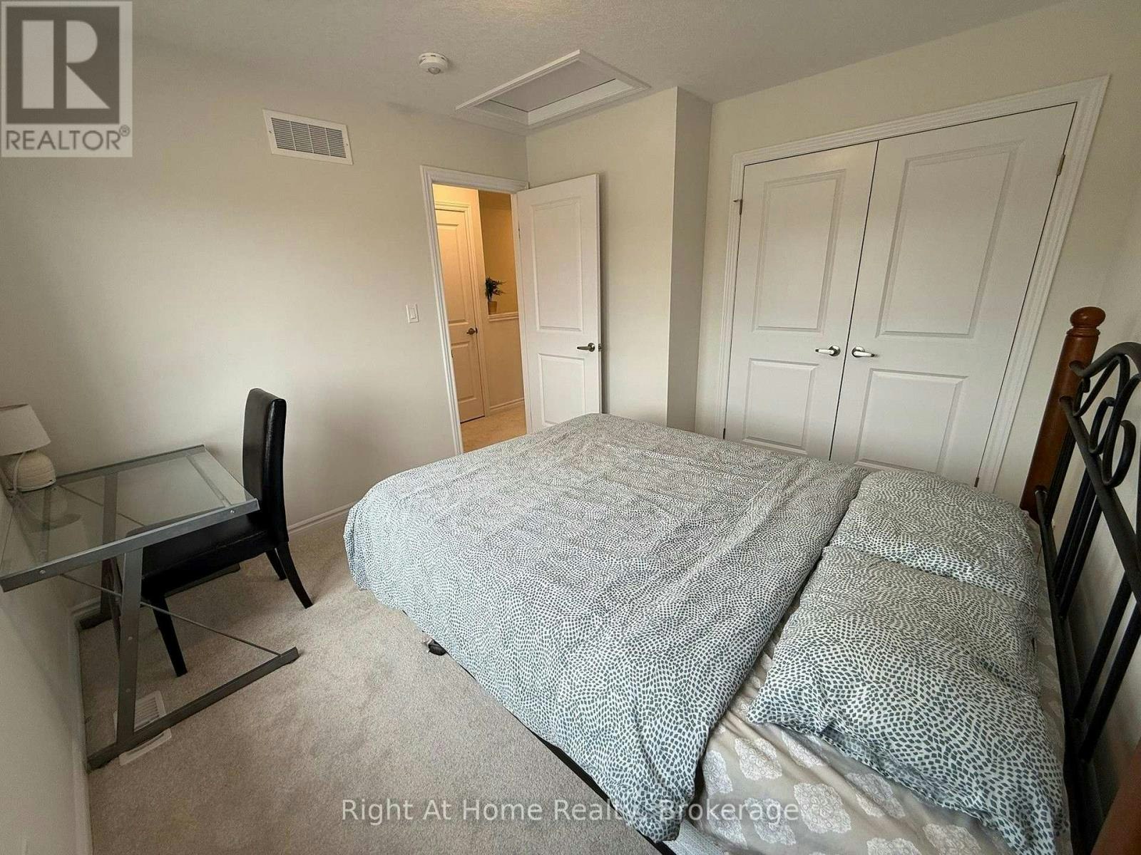 UPPER-217 Benninger Drive, Kitchener, ON, N2E 0K1 - 12