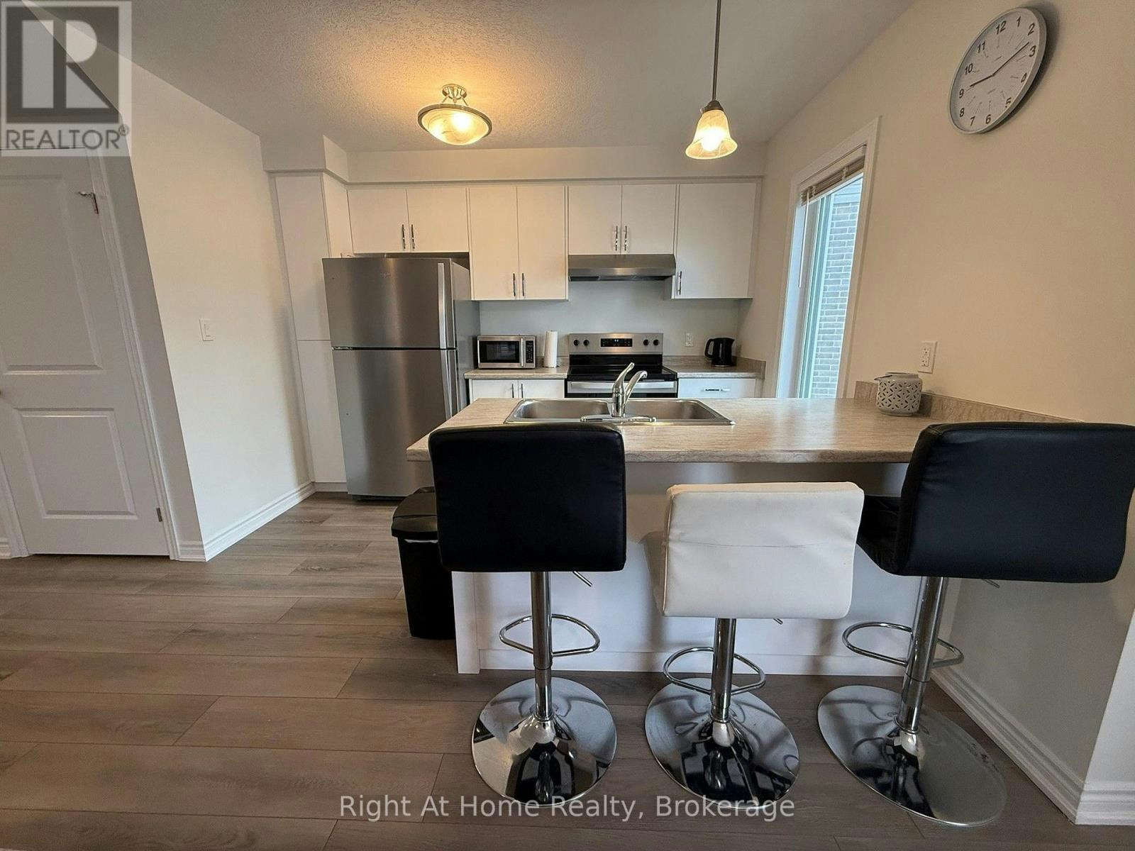 UPPER-217 Benninger Drive, Kitchener, ON, N2E 0K1 - 7
