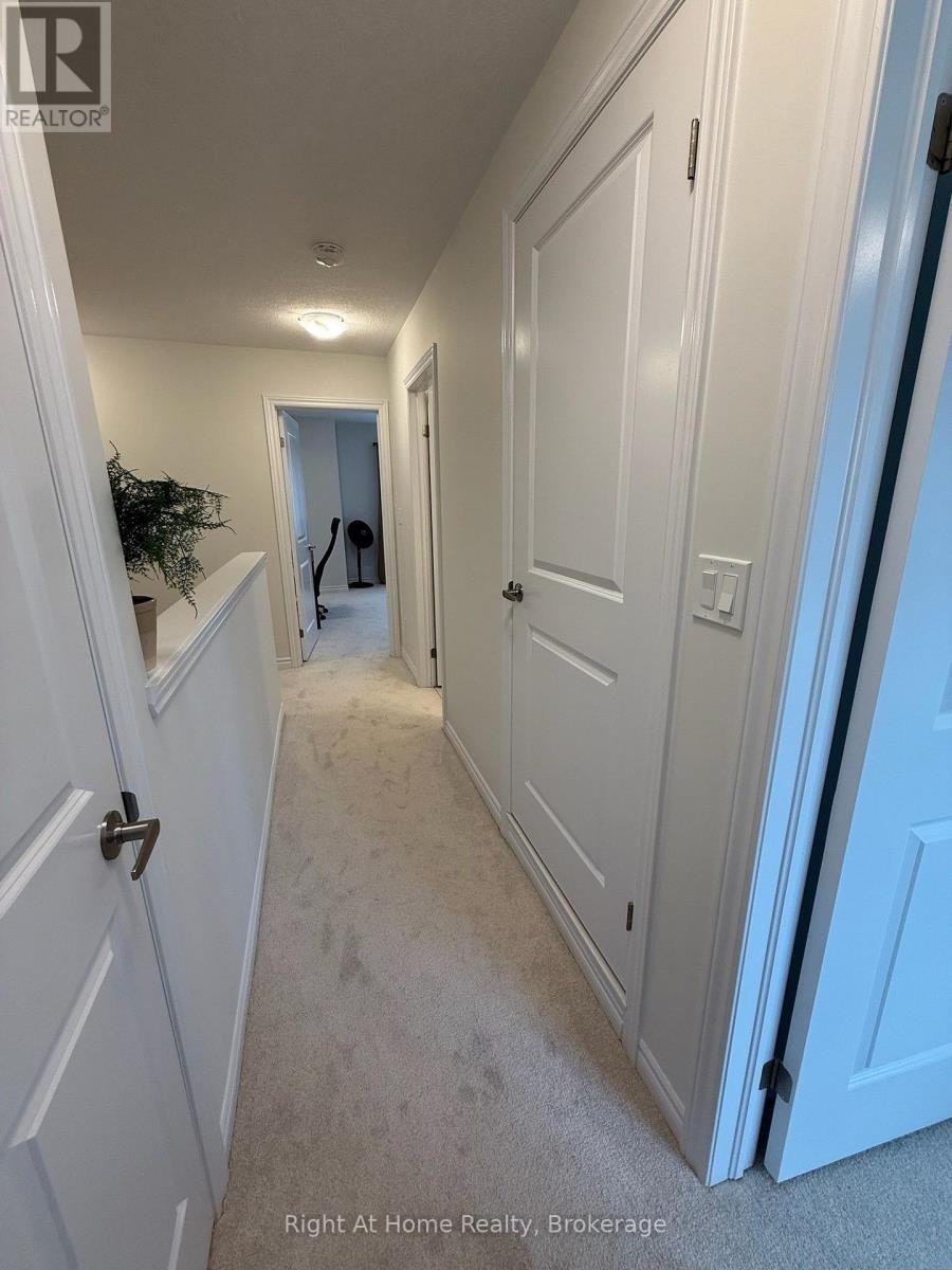 UPPER-217 Benninger Drive, Kitchener, ON, N2E 0K1 - 36