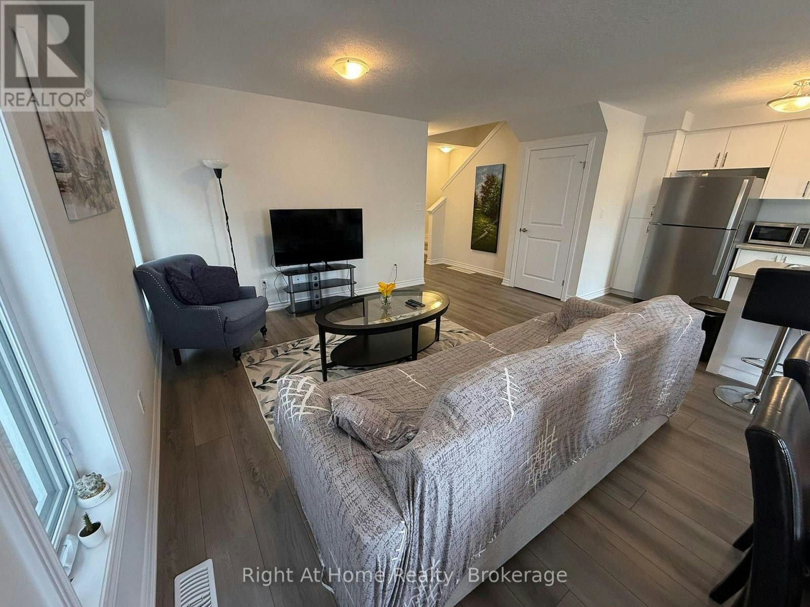 UPPER-217 Benninger Drive, Kitchener, ON, N2E 0K1 - 2