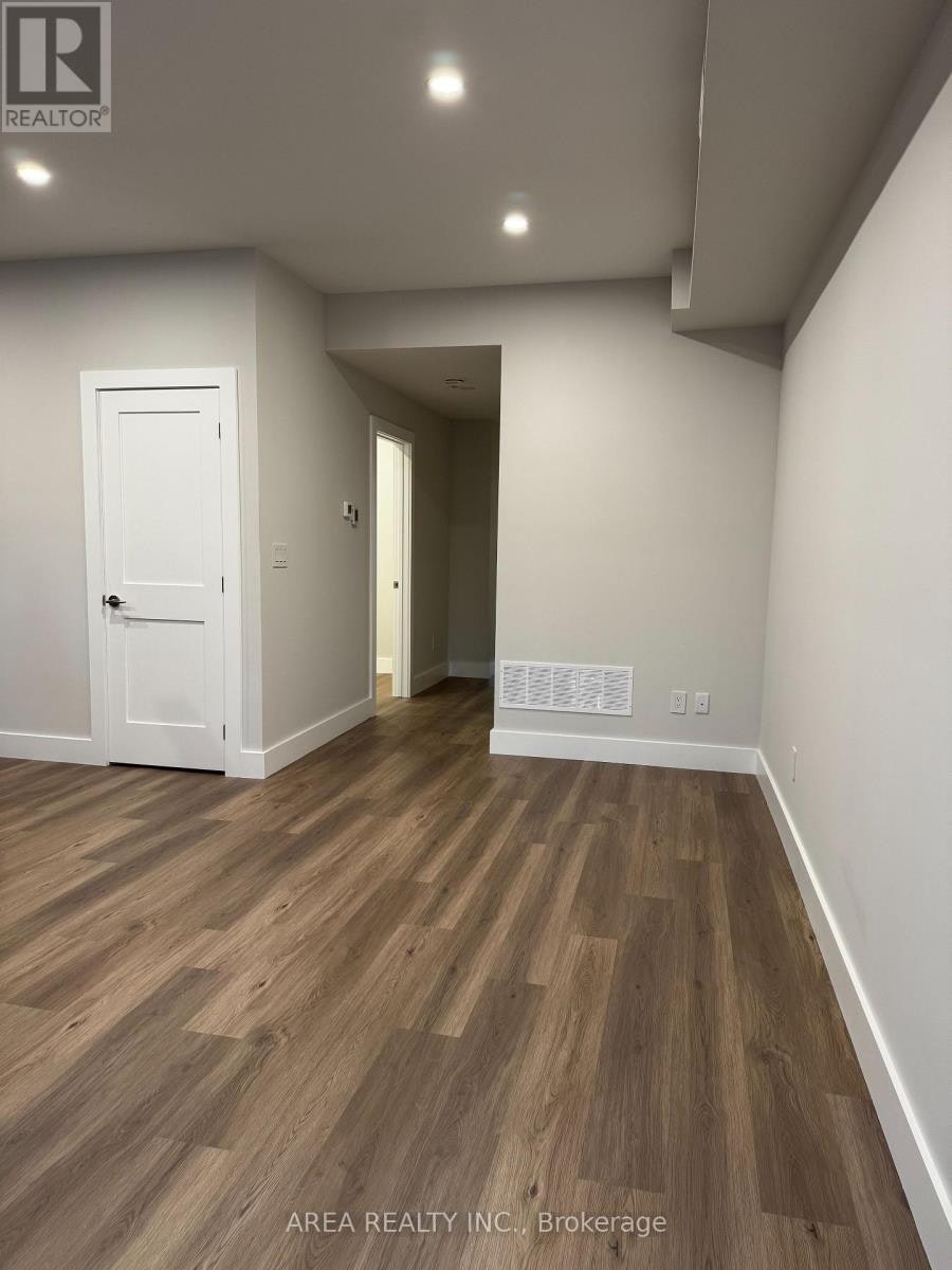 MAIN-501 Northcliffe Boulevard, Toronto, ON, M6E 3L4 - 7