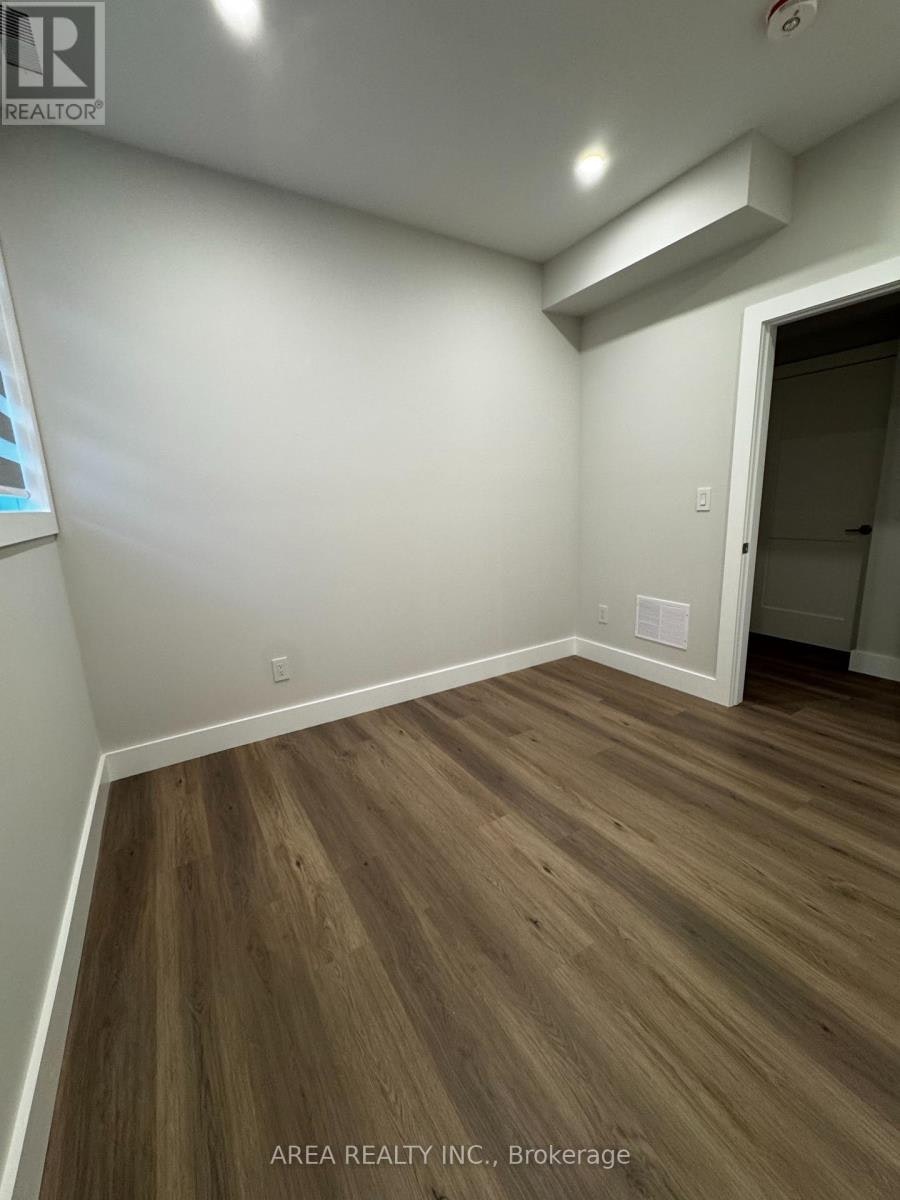 MAIN-501 Northcliffe Boulevard, Toronto, ON, M6E 3L4 - 9