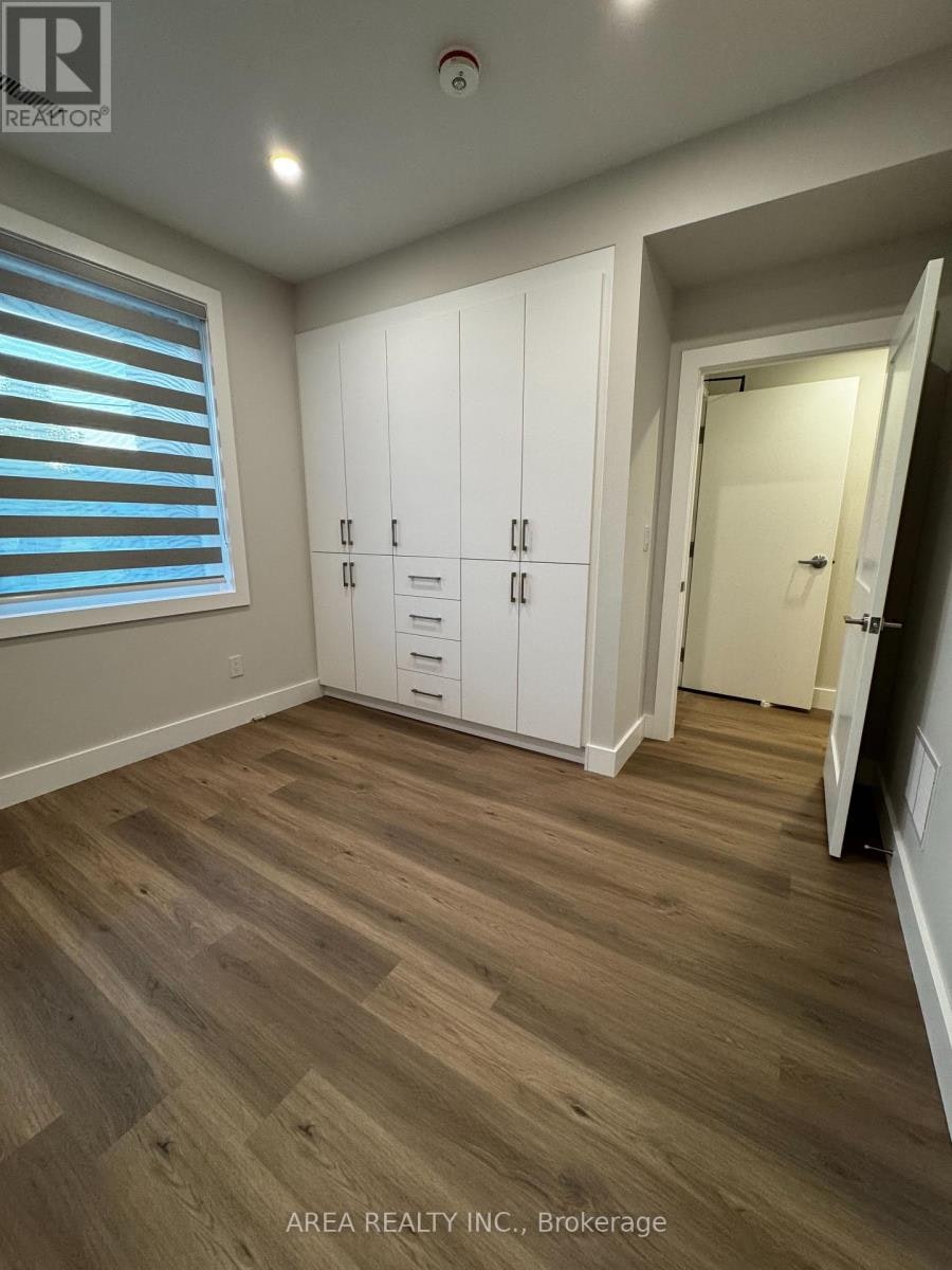 MAIN-501 Northcliffe Boulevard, Toronto, ON, M6E 3L4 - 11