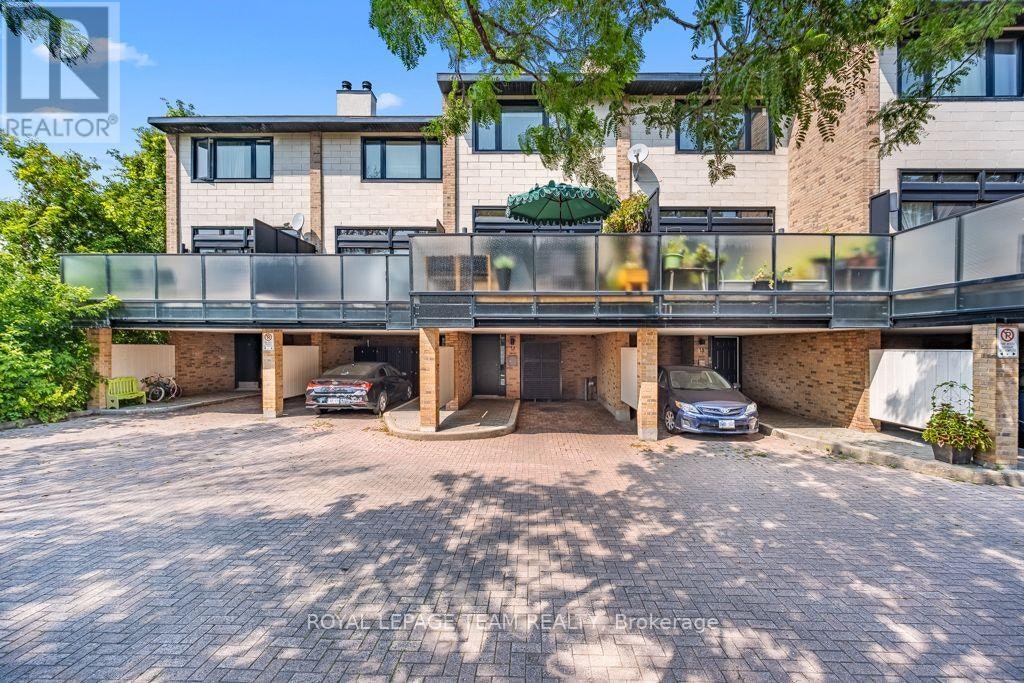 17-575 Old St Patrick Street, Ottawa, ON, K1N 9H5