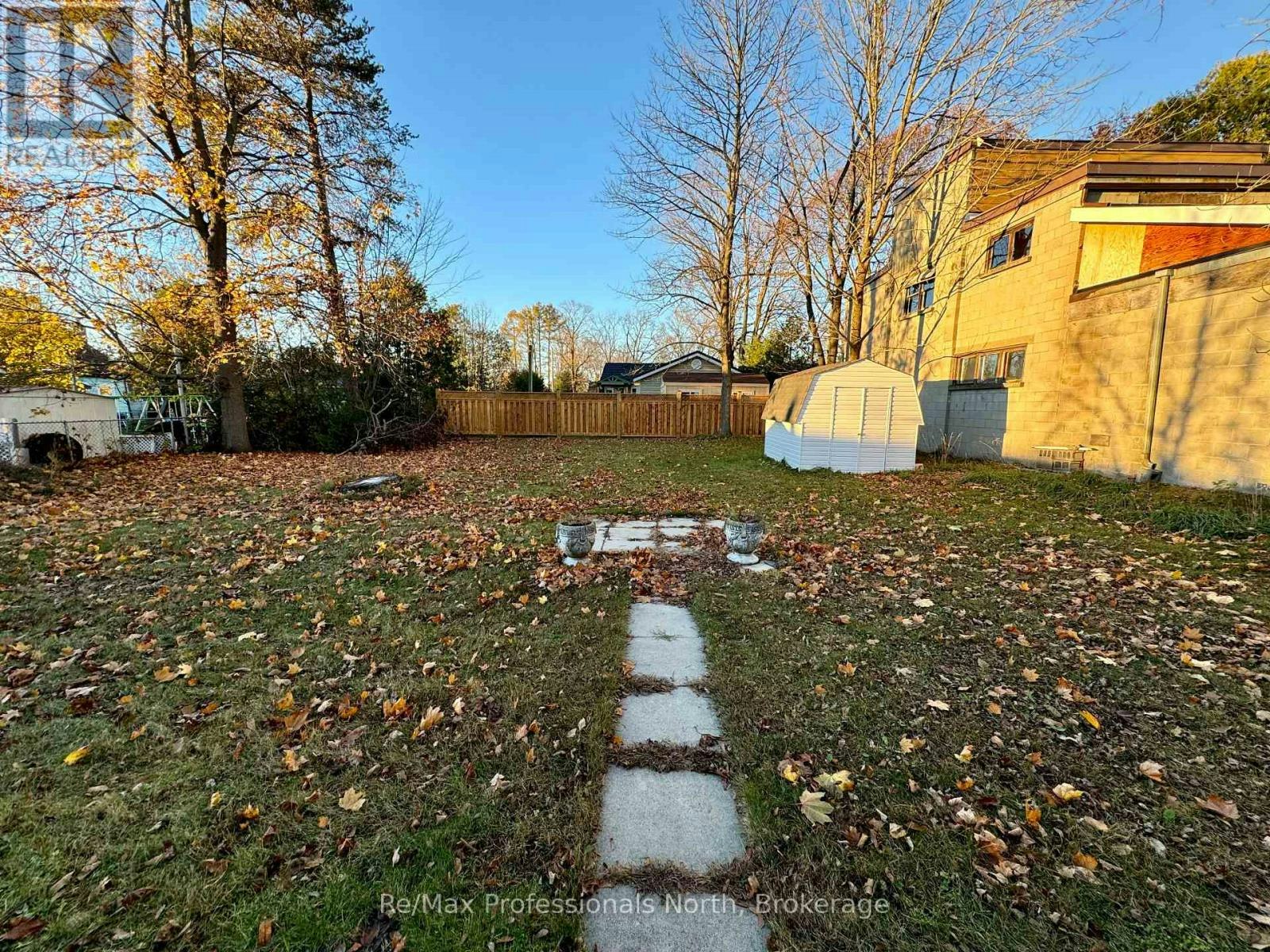 260 Isaac Street, Gravenhurst, ON, P1P 1G2 - 2